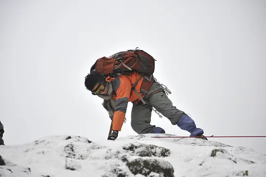 凶间雪山电影免费播放