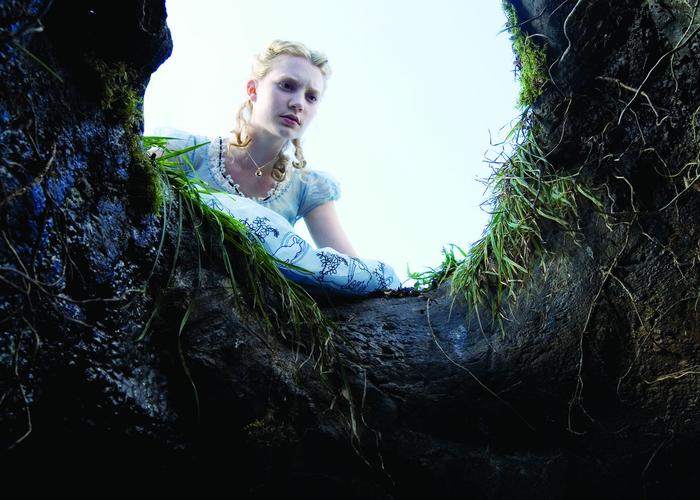 电影《爱丽丝梦游仙境》免费在线观看