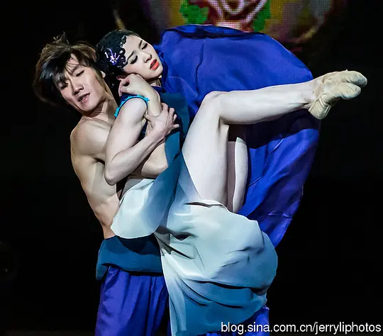《中美舞林冠军对抗赛》在线完整观看免费蓝光版