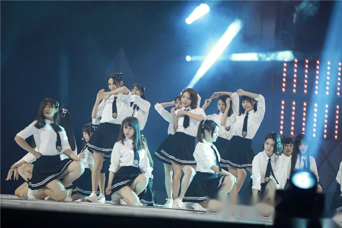 “我心翱翔”SNH48 GROUP第四届偶像年度人气总决选演唱会国语电影完整版