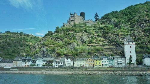 莱茵河上的堡垒 1080P