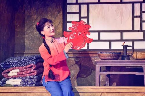 《百花迎春——中国文学艺术界2013春节大联欢》在线观看免费完整版