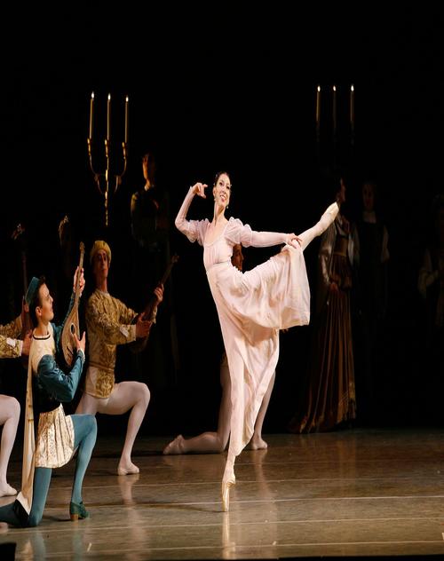 《马林斯基芭蕾舞团-珠宝 2006》在线观看免费完整版