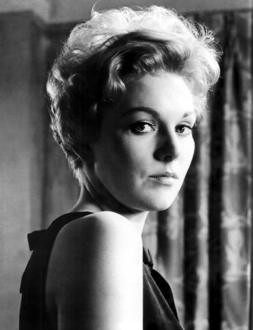 《Kim Novak, l'âme rebelle d'Hollywood》免费观看