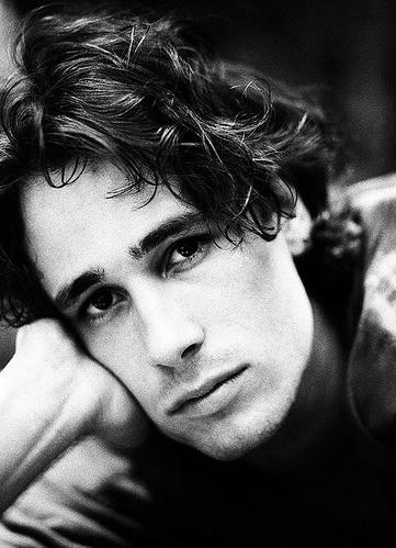 《Jeff Buckley: Everybody Here Wants You》高清免费播放
